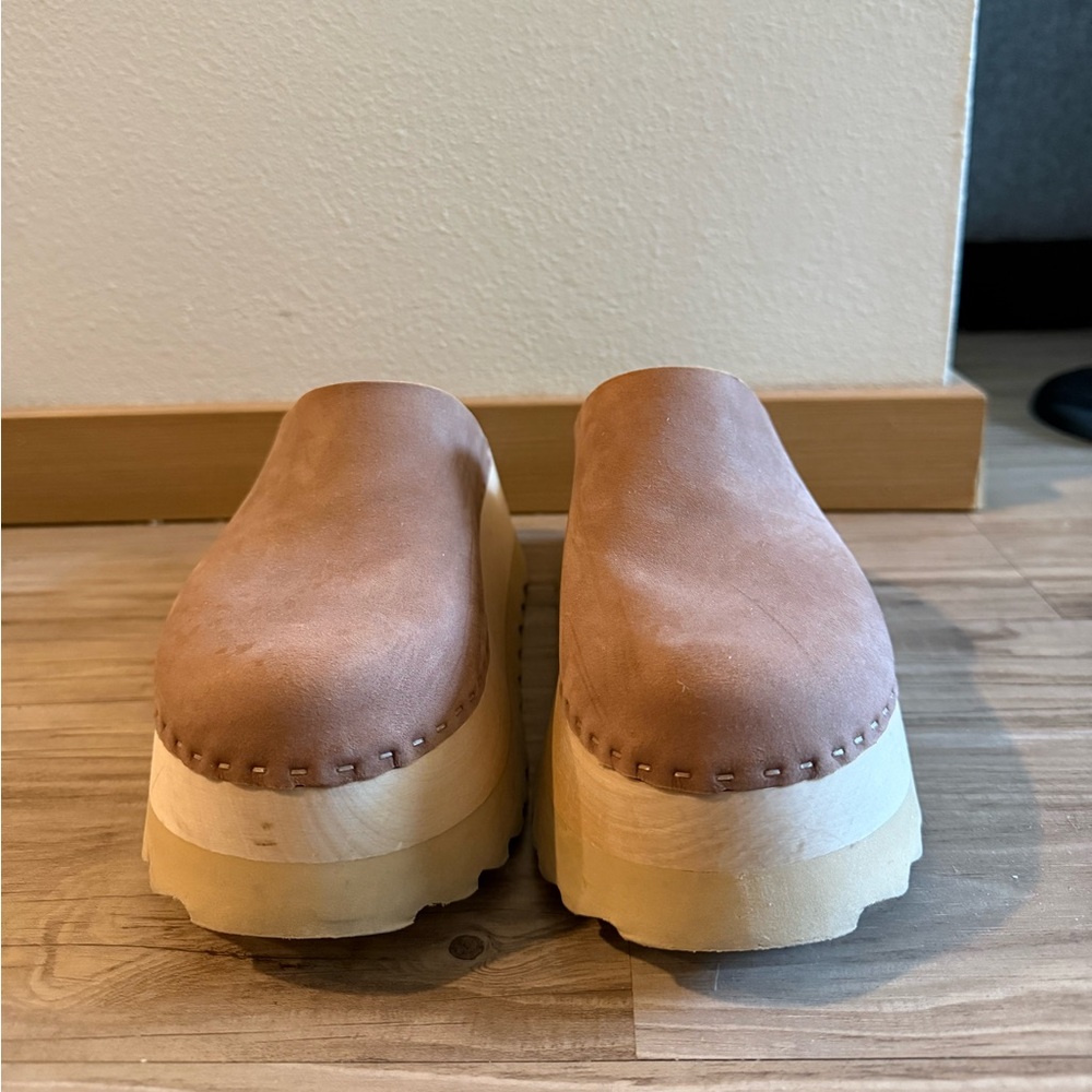 BRYR Chonk Clog in Adobe Nubuck